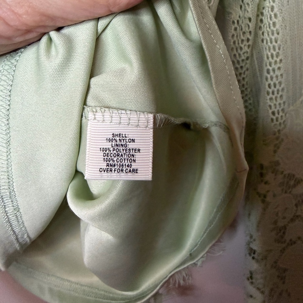 Ultra Pink Women’s Lace Top Dusty Green Size L - Picture 4 of 9